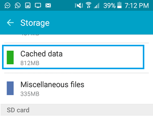 Pestaña de datos en caché en la pantalla de ajustes de almacenamiento de Android