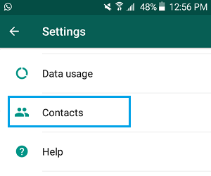 Pestaña de contactos en la pantalla de ajustes de WhatsApp en un teléfono Android