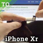 ¿Cómo puedo insertar una tarjeta SIM en un iPhone Xr?