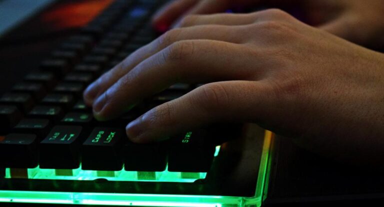 JAK OTWORZY MENED ERA URZ DZE W SYSTEMIE WINDOWS 11 10 intelligence overview