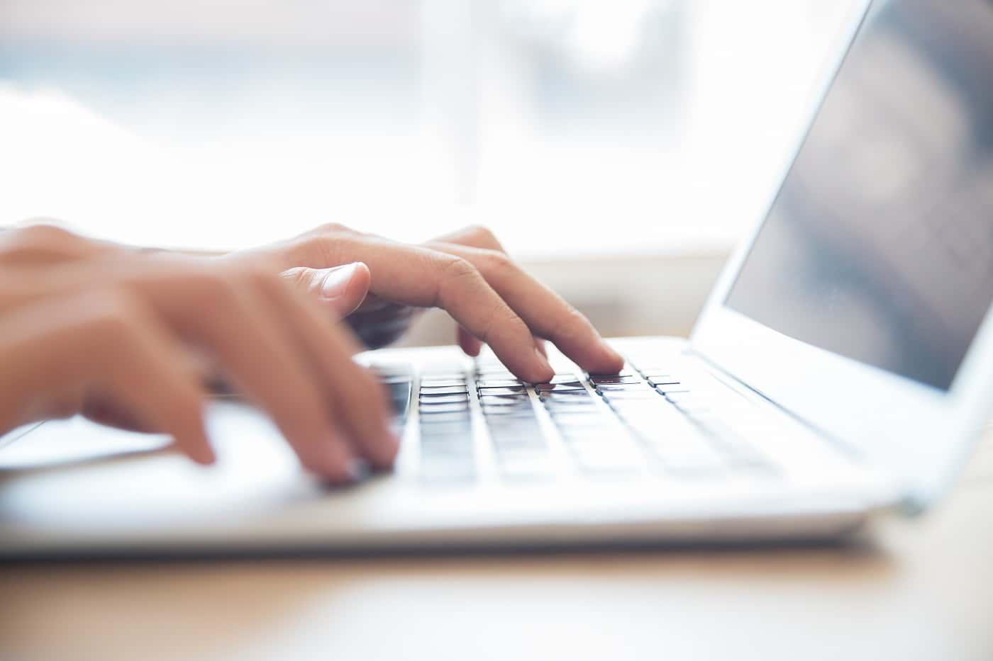 Ejemplo de base de datos Access con rutas y archivos adjuntos
