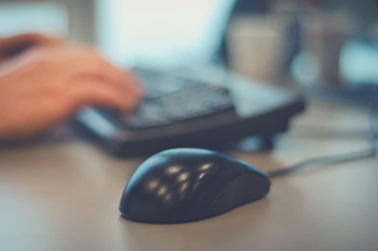 Mouse configurado para zurdos en Windows 11