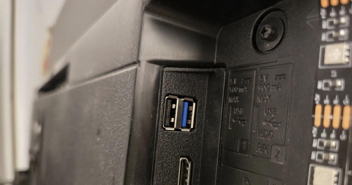 funciones extra puerto USB en televisión inteligente