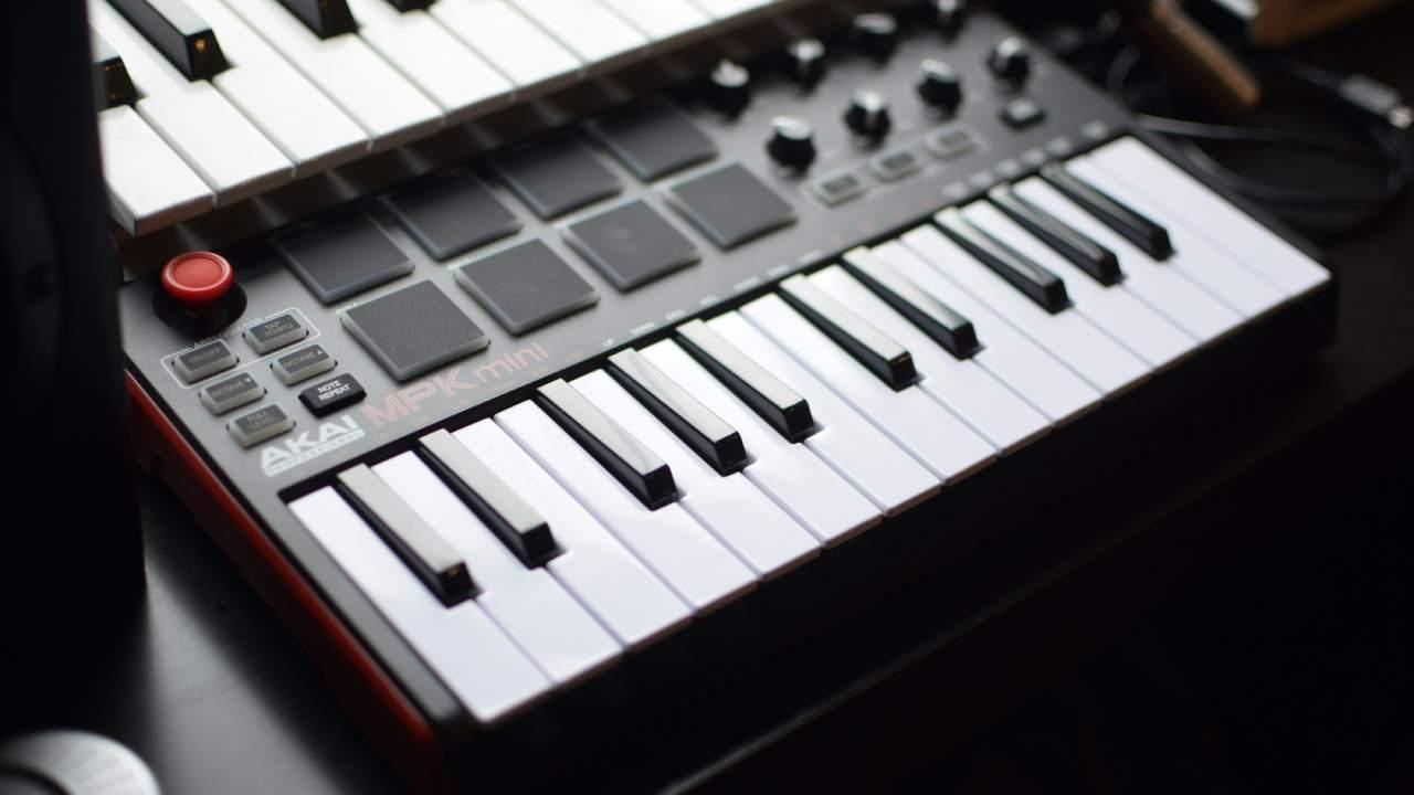 Configuración de pedales MIDI o USB en Windows 11