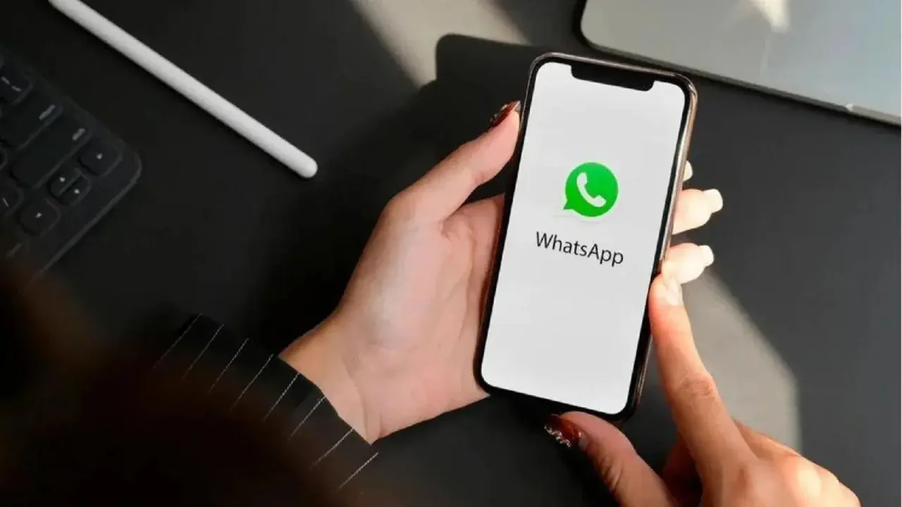 Administrar almacenamiento de WhatsApp en iPhone