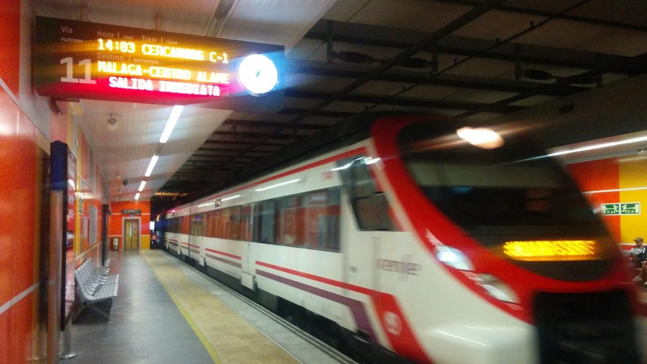 Interfaz web de Renfe con trenes en tiempo real