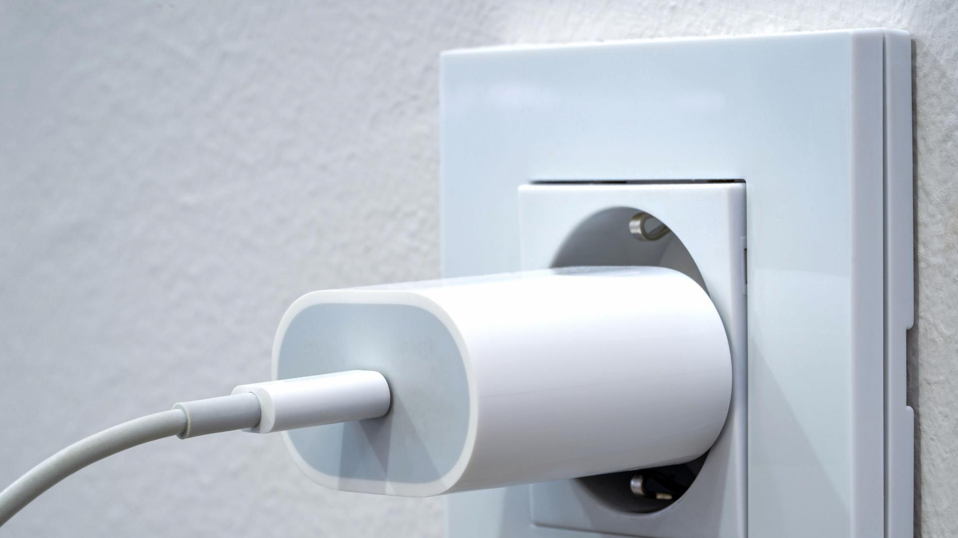 Corriente alterna y continua en cargadores