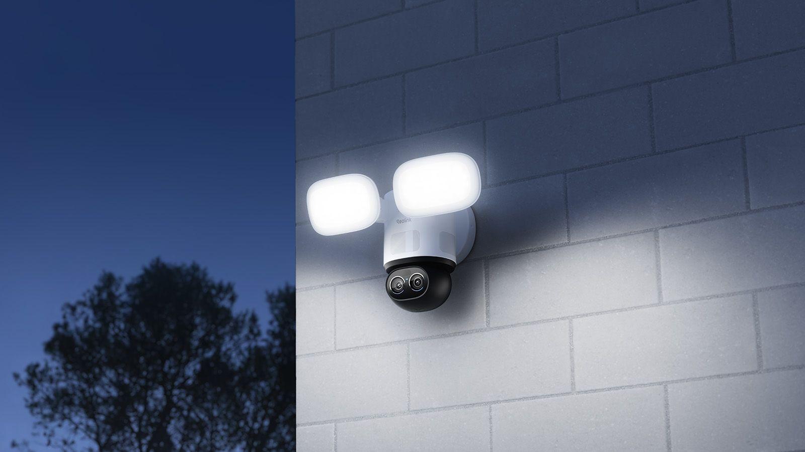 instalacion camara Reolink TrackFlex en pared instalacion camara Reolink TrackFlex en pared