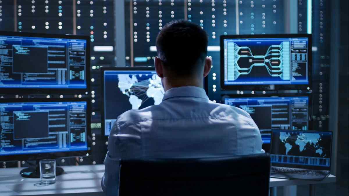 Fotografía de profesional en ciberseguridad