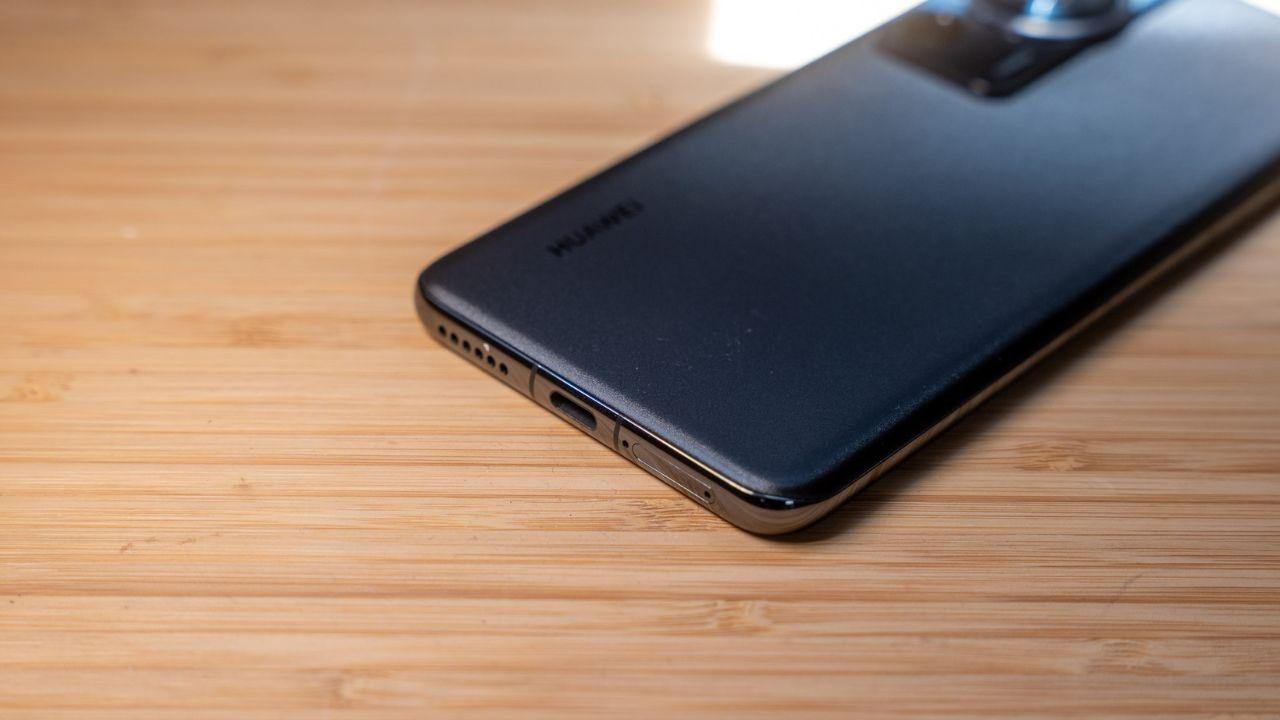 Herramientas para limpiar el micrófono del móvil