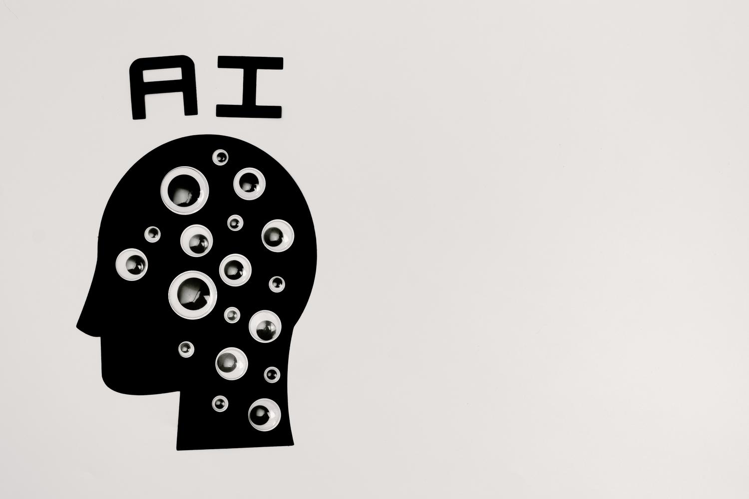 Ilustración conceptual de una silueta humana llena de ojos y lentes, simbolizando la capacidad de observación y análisis de la Visión Artificial.