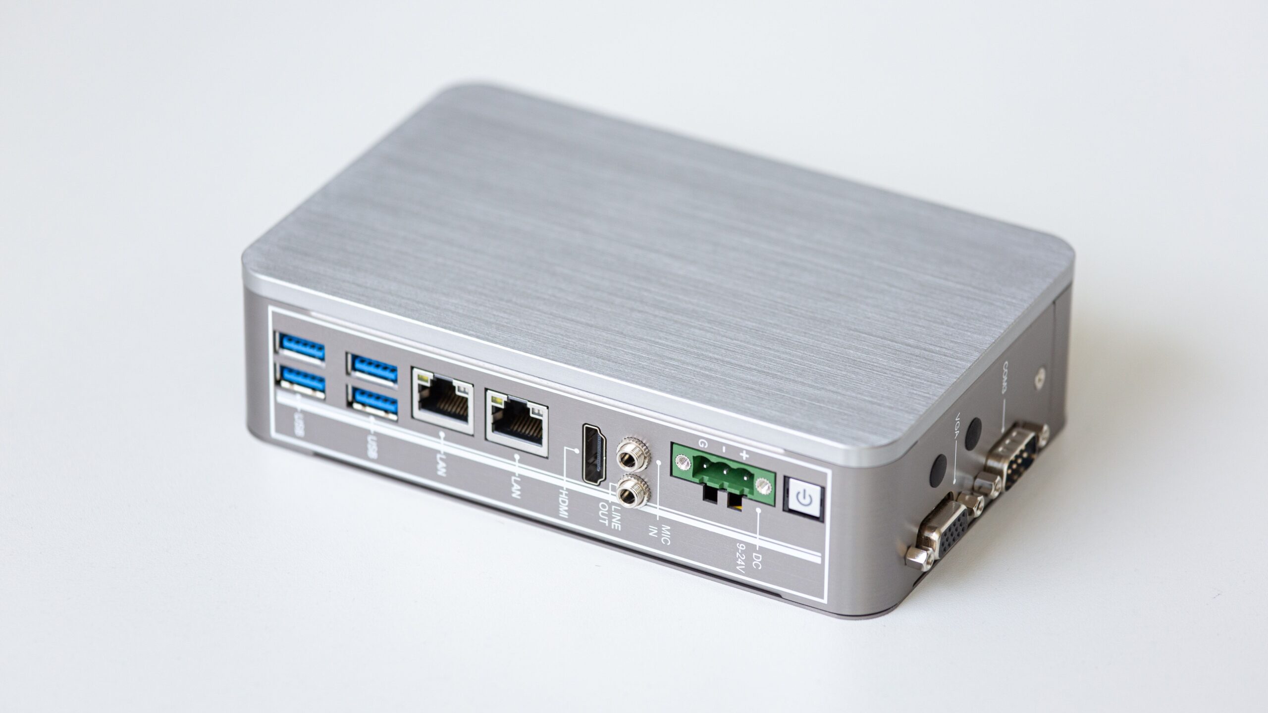 Router de red profesional para pequeñas empresas, una solución económica para evitar la saturación de equipos domésticos.