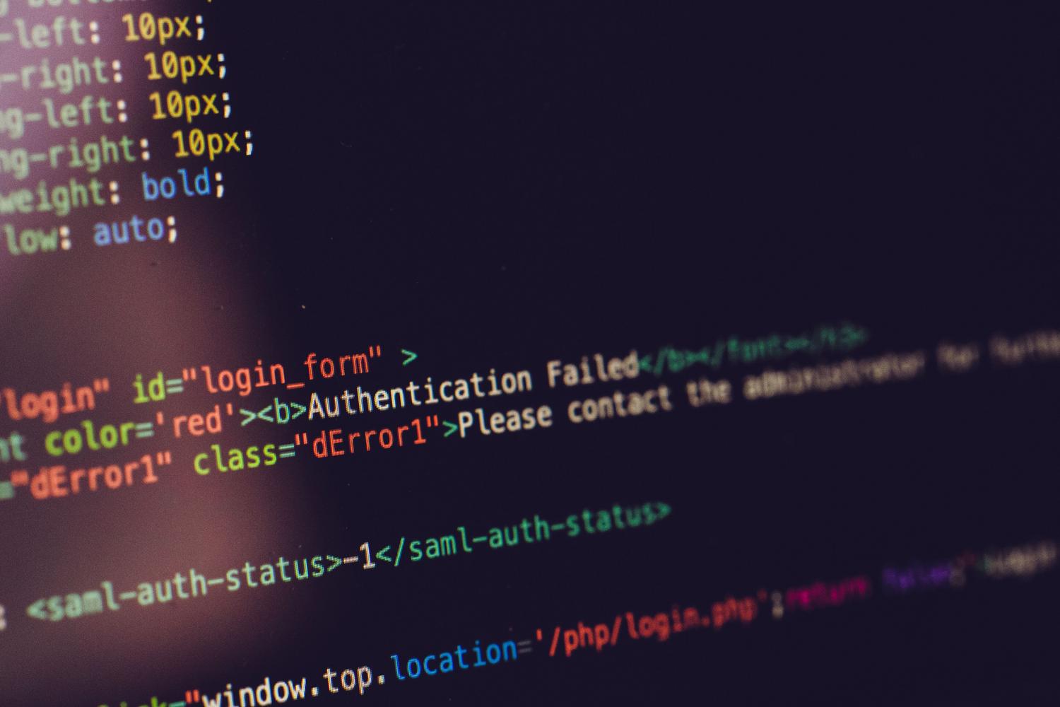 Detalle de pantalla de ordenador mostrando un error de autenticación en el código fuente