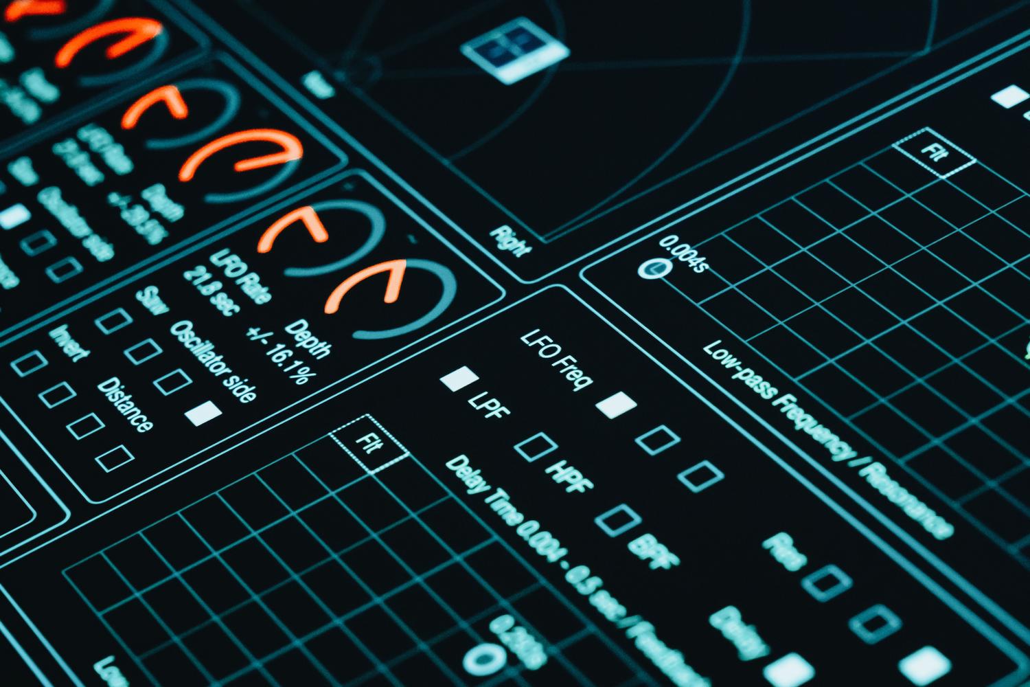 Interfaz digital con gráficos y análisis de datos, representando la monitorización inteligente de un sistema NAS.