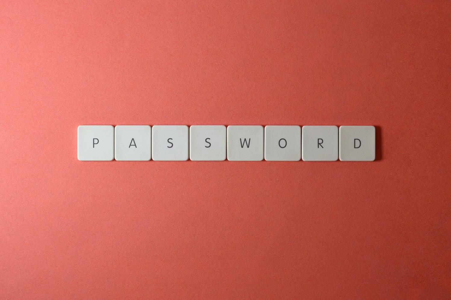 Teclado de ordenador con la palabra PASSWORD resaltada, imagen conceptual sobre la seguridad y las claves de acceso.